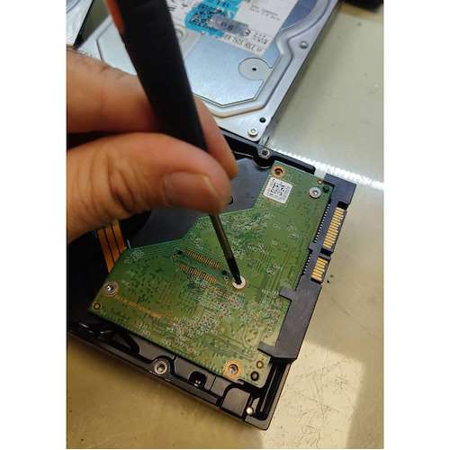 متخصص تعمیر برد هارد